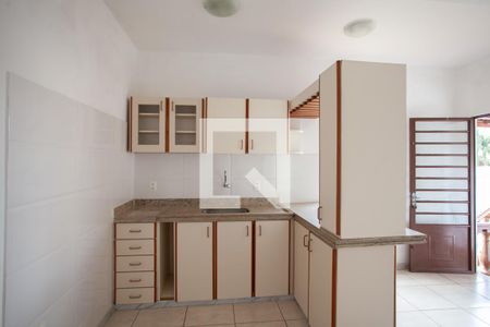 Casa à venda com 360m², 2 quartos e 8 vagas Casa à venda com 360m², 2 quartos e 8 vagasCozinha