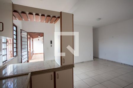 Casa à venda com 360m², 2 quartos e 8 vagas Casa à venda com 360m², 2 quartos e 8 vagasCozinha
