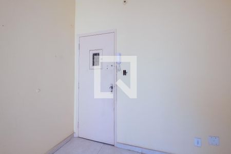 Sala de apartamento para alugar com 2 quartos, 42m² em Benfica, Rio de Janeiro