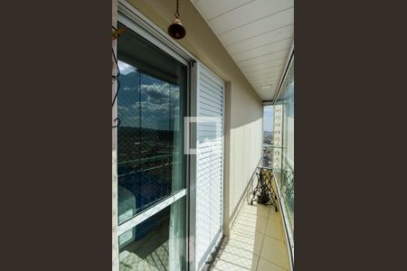 Apartamento à venda com 140m², 3 quartos e 3 vagas Apartamento à venda com 140m², 3 quartos e 3 vagasVaranda da Suíte 3