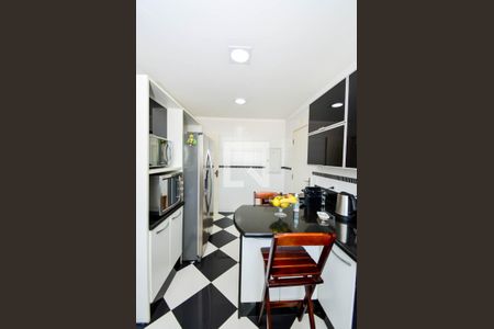 Apartamento à venda com 140m², 3 quartos e 3 vagas Apartamento à venda com 140m², 3 quartos e 3 vagasCozinha