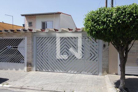 Casa à venda com 105m², 2 quartos e 2 vagasFachada