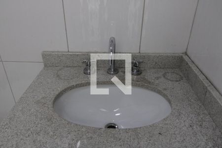 Casa à venda com 105m², 2 quartos e 2 vagasLavabo