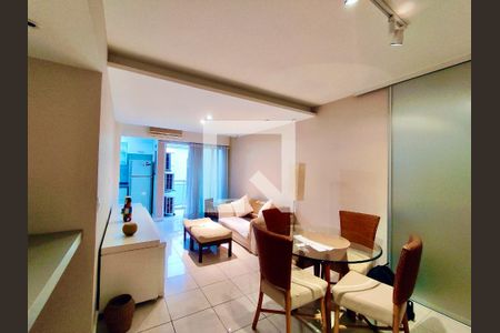 Sala  de apartamento para alugar com 2 quartos, 79m² em Jardim Botânico, Rio de Janeiro