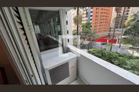 Apartamento para alugar com 227m², 3 quartos e 3 vagasVaranda