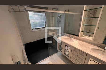 Apartamento para alugar com 227m², 3 quartos e 3 vagasBanheiro da Suíte 1