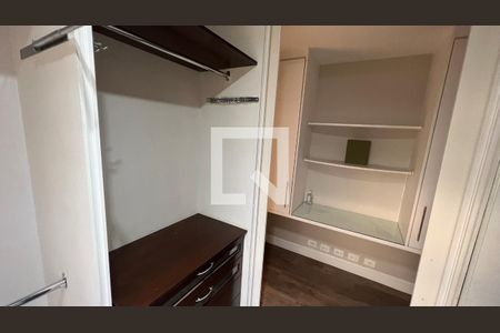Apartamento para alugar com 227m², 3 quartos e 3 vagasCloset da suíte 1