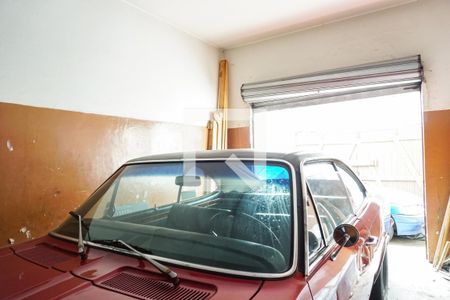 Casa à venda com 328m², 2 quartos e 5 vagas Casa à venda com 328m², 2 quartos e 5 vagasGaragem