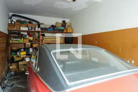 Casa à venda com 328m², 2 quartos e 5 vagas Casa à venda com 328m², 2 quartos e 5 vagasGaragem