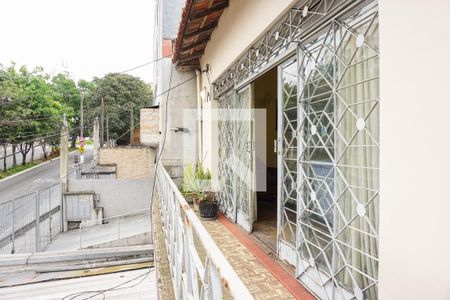 Casa à venda com 328m², 2 quartos e 5 vagas Casa à venda com 328m², 2 quartos e 5 vagasVaranda