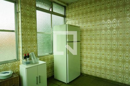 Casa à venda com 328m², 2 quartos e 5 vagas Casa à venda com 328m², 2 quartos e 5 vagasCozinha