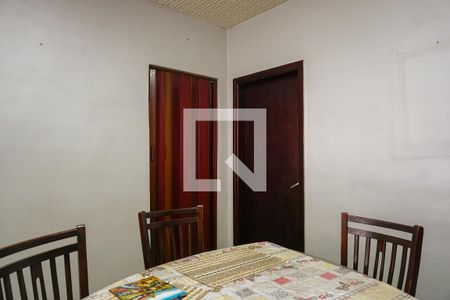 Casa à venda com 328m², 2 quartos e 5 vagas Casa à venda com 328m², 2 quartos e 5 vagasCozinha