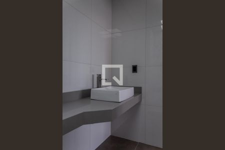 Casa de condomínio à venda com 193m², 3 quartos e 2 vagasBanheiro