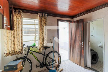 Casa à venda com 200m², 3 quartos e 5 vagasÁrea de Serviço