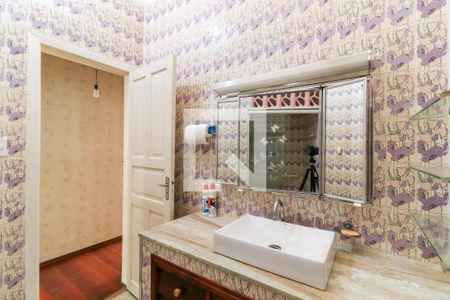 Casa à venda com 200m², 3 quartos e 5 vagasBanheiro Corredor