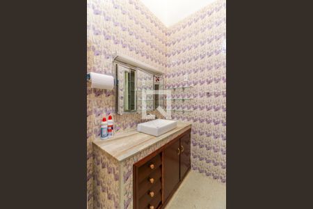 Casa à venda com 200m², 3 quartos e 5 vagasBanheiro Corredor