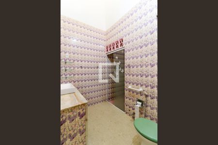 Casa à venda com 200m², 3 quartos e 5 vagasBanheiro Corredor