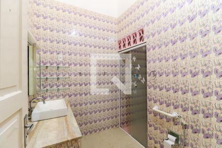 Casa à venda com 200m², 3 quartos e 5 vagasBanheiro Corredor