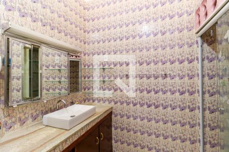 Casa à venda com 200m², 3 quartos e 5 vagasBanheiro Corredor