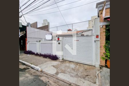 Fachada de casa à venda com 3 quartos, 200m² em Campo Belo, São Paulo