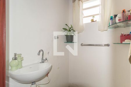 Casa à venda com 94m², 4 quartos e 2 vagasBanheiro