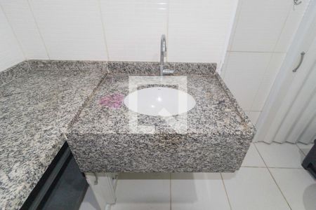 Casa à venda com 94m², 4 quartos e 2 vagasCasa 2 - Detalhe Banheiro 1