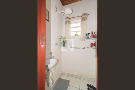 Casa à venda com 94m², 4 quartos e 2 vagasBanheiro