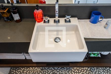 Apartamento à venda com 80m², 1 quarto e sem vagaBanheiro da Suíte