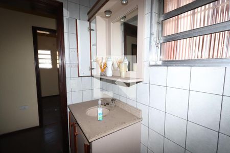 Casa para alugar com 500m², 4 quartos e 2 vagasBanheiro