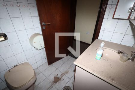 Casa para alugar com 500m², 4 quartos e 2 vagasBanheiro