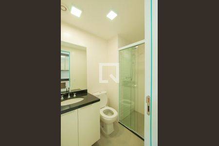 Banheiro de kitnet/studio à venda com 1 quarto, 28m² em Pinheiros, São Paulo