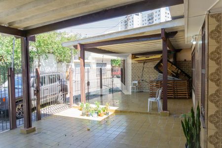 Área Externa de casa à venda com 8 quartos, 252m² em Vila Gomes, São Paulo