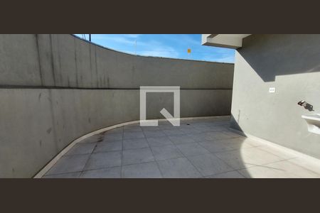 Casa à venda com 121m², 2 quartos e 3 vagas Casa à venda com 121m², 2 quartos e 3 vagasQuintal