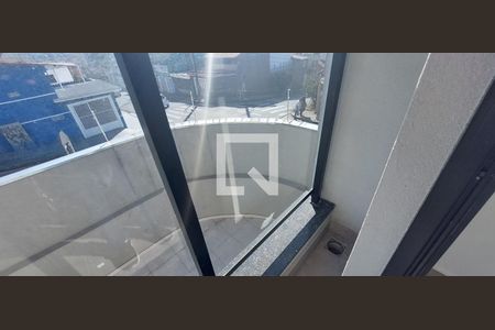 Sacada Sala de casa à venda com 2 quartos, 121m² em Vila Lucinda, Santo André