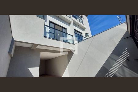 Casa à venda com 121m², 2 quartos e 2 vagas Casa à venda com 121m², 2 quartos e 2 vagasGaragem