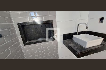 Casa à venda com 121m², 2 quartos e 2 vagas Casa à venda com 121m², 2 quartos e 2 vagasBanheiro Quarto 1 suíte