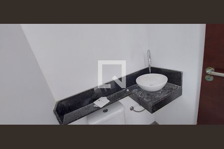 Lavabo de casa à venda com 2 quartos, 121m² em Vila Lucinda, Santo André