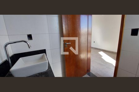 Casa à venda com 121m², 2 quartos e 2 vagas Casa à venda com 121m², 2 quartos e 2 vagasBanheiro Quarto 1 suíte