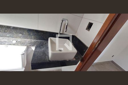 Casa à venda com 123m², 2 quartos e sem vaga Casa à venda com 123m², 2 quartos e sem vagaBanheiro