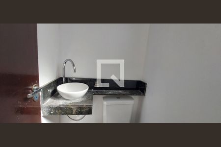 Banheiro de casa à venda com 2 quartos, 123m² em Vila Lucinda, Santo André