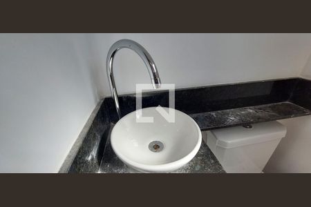 Banheiro de casa à venda com 2 quartos, 123m² em Vila Lucinda, Santo André