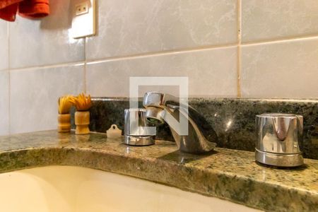 Apartamento à venda com 172m², 4 quartos e 2 vagasBanheiro social