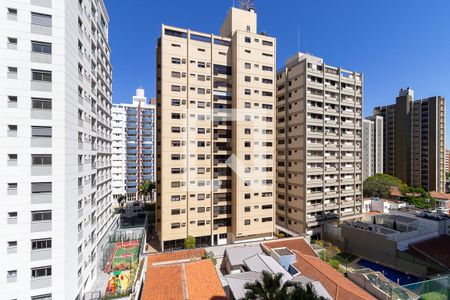 Vista da sala de apartamento à venda com 4 quartos, 172m² em Cambuí, Campinas