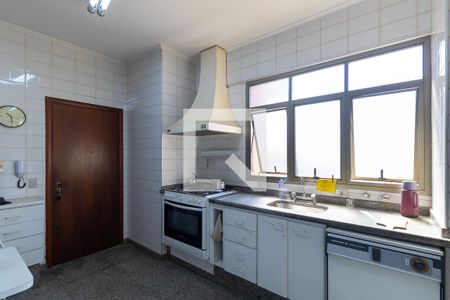Apartamento à venda com 172m², 4 quartos e 2 vagasCozinha