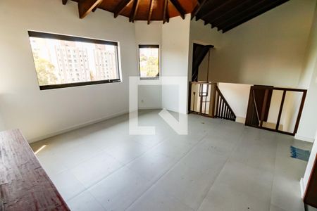 Sala de casa à venda com 3 quartos, 320m² em Jardim Londrina, São Paulo