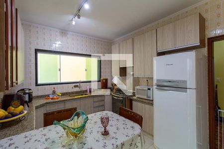 Casa à venda com 119m², 2 quartos e 2 vagasCozinha