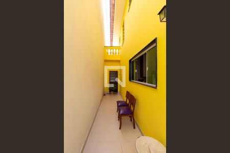 Casa à venda com 119m², 2 quartos e 2 vagasCorredor Lateral