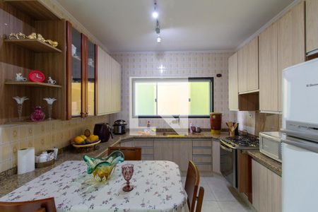 Casa à venda com 119m², 2 quartos e 2 vagasCozinha