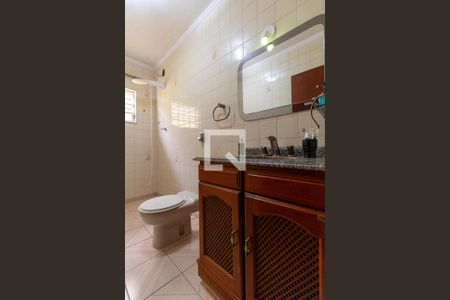 Casa à venda com 119m², 2 quartos e 2 vagasBanheiro da Suíte 2