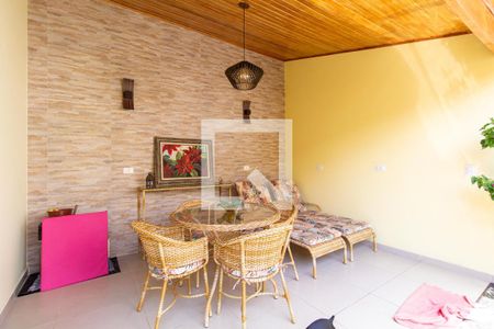 Casa à venda com 119m², 2 quartos e 2 vagasÁrea Externa